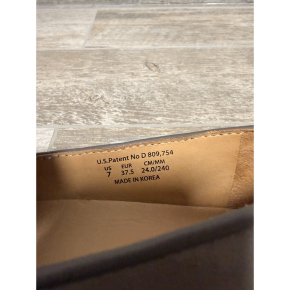 Bill Blass Sutton Suede Slip On Taupe Color Size 7 Excellent Condition - Picture 8 of 10